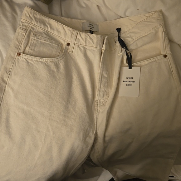 Reformation x Camille Rowe - Picture 3 of 4